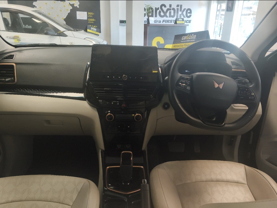 Used 2023 Mahindra XUV400 Used 2023 Mahindra XUV400