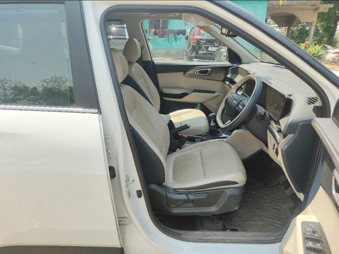 Used 2025 Kia Carens Clavis Used 2025 Kia Carens Clavis