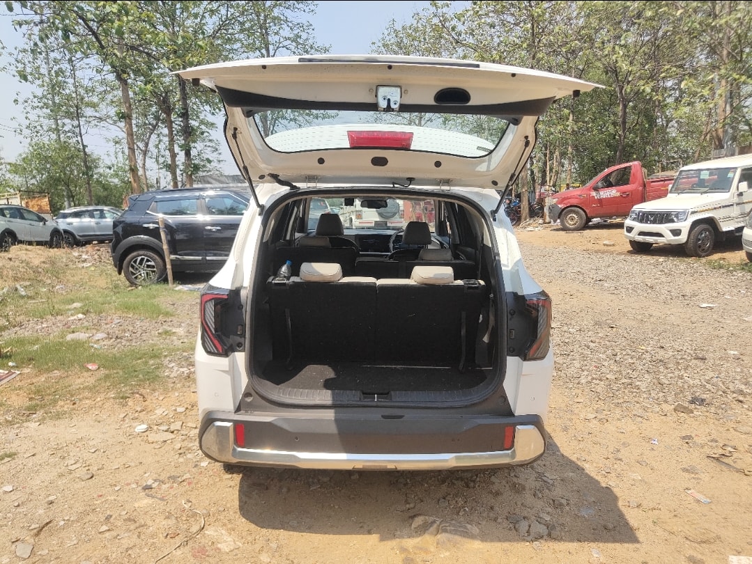 Used 2025 Kia Carens Clavis Used 2025 Kia Carens Clavis