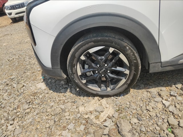 View Kia Carens Clavis Image 9 Used Kia Carens Clavis Image 9