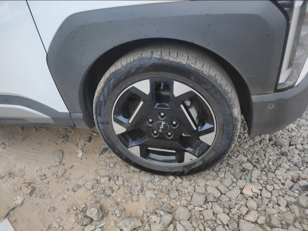 Used 2025 Kia Syros Used 2025 Kia Syros