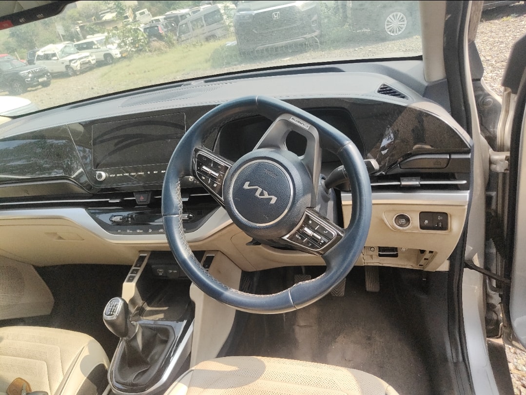 Used 2022 Kia Carens Used 2022 Kia Carens
