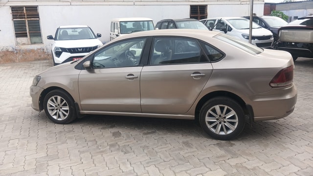 View Volkswagen Vento Image 4 Used Volkswagen Vento Image 4