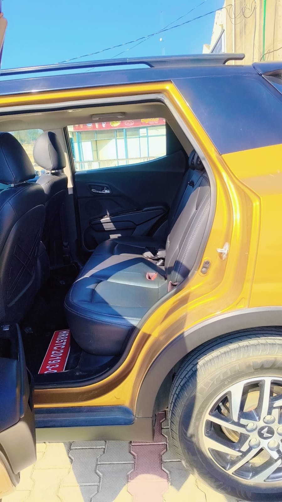 Used 2022 Mahindra XUV300 Used 2022 Mahindra XUV300