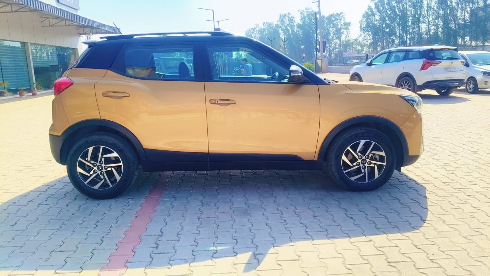 Used 2022 Mahindra XUV300 Used 2022 Mahindra XUV300