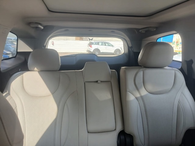 View Mahindra XUV700 Image 16 Used Mahindra XUV700 Image 16