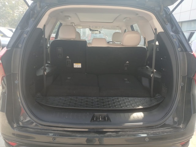 View Mahindra XUV700 Image 9 Used Mahindra XUV700 Image 9