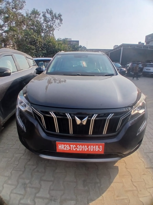 View Mahindra XUV700 Image 3 Used Mahindra XUV700 Image 3