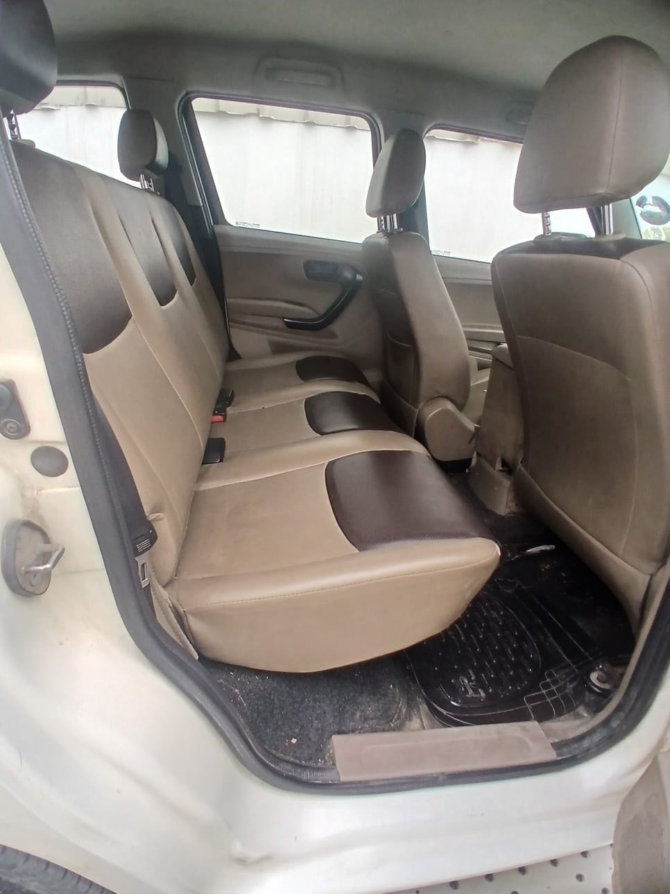 Used 2018 Mahindra TUV300 Used 2018 Mahindra TUV300
