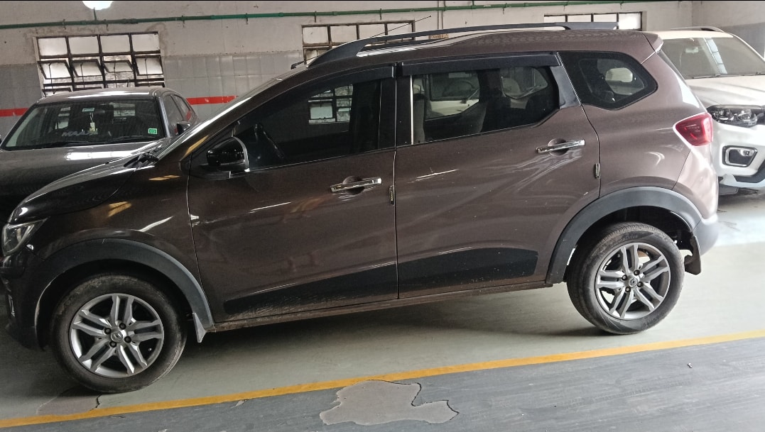 Used 2023 Renault Triber Used 2023 Renault Triber