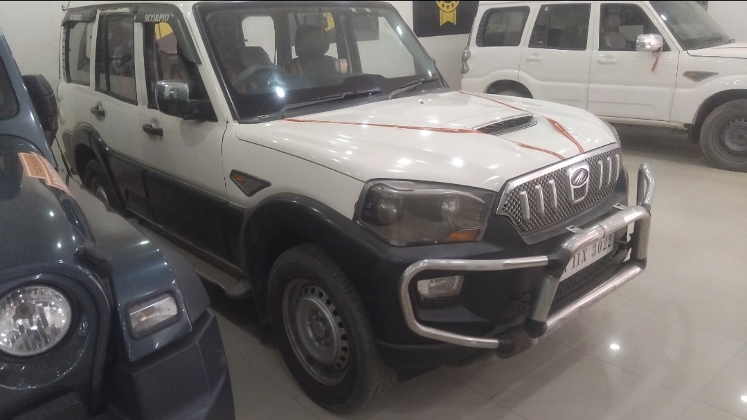Used 2015 Mahindra Scorpio Used 2015 Mahindra Scorpio