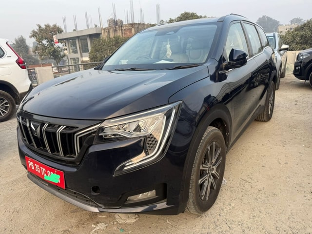 View Mahindra XUV700 Image 1 Used Mahindra XUV700 Image 1