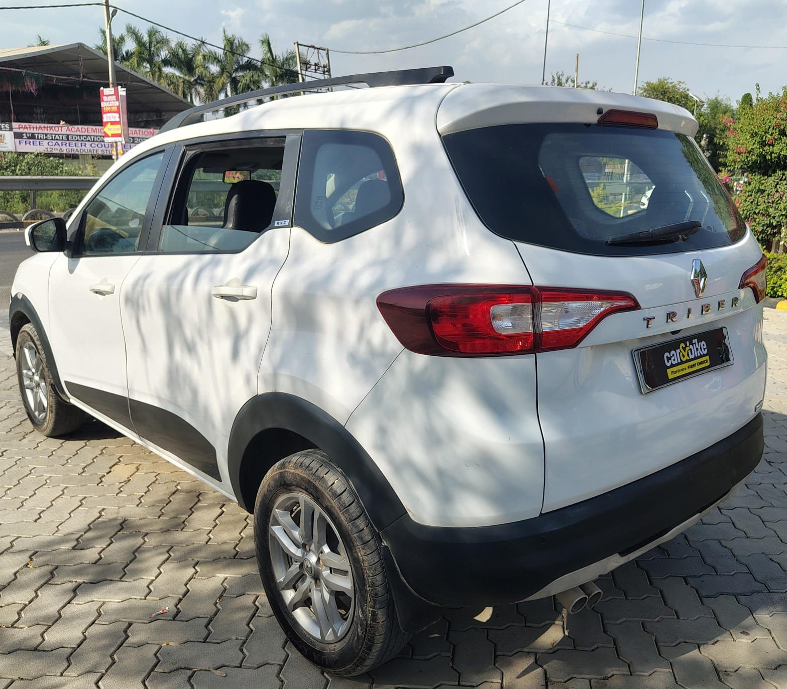 Used 2020 Renault Triber Used 2020 Renault Triber