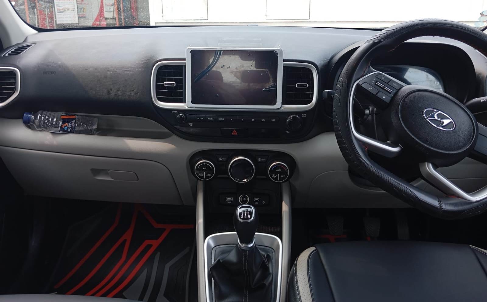 Used 2024 Hyundai Venue Used 2024 Hyundai Venue