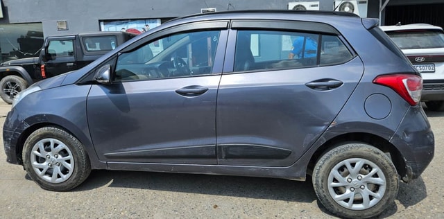 View Hyundai Grand i10 Image 3 Used Hyundai Grand i10 Image 3