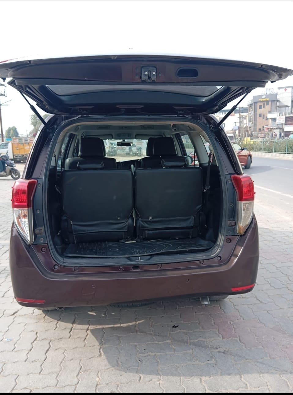 Used 2018 Toyota Innova Crysta Used 2018 Toyota Innova Crysta