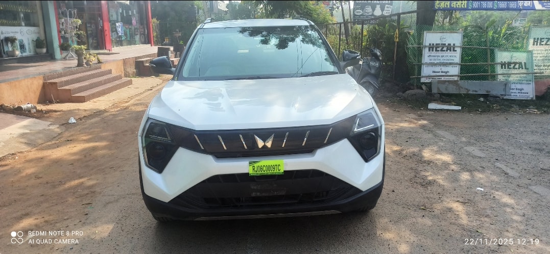 XUV 3XO image 2 XUV 3XO image 2