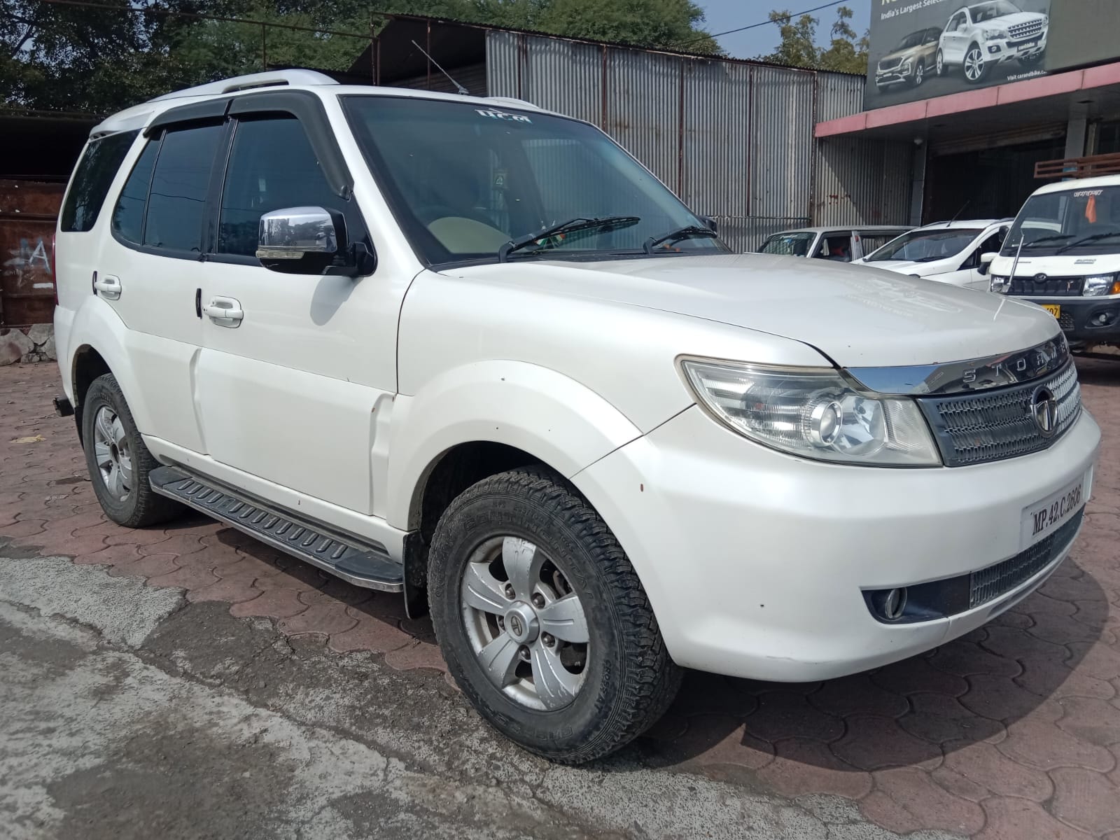 Used 2014 Tata Safari Storme Used 2014 Tata Safari Storme