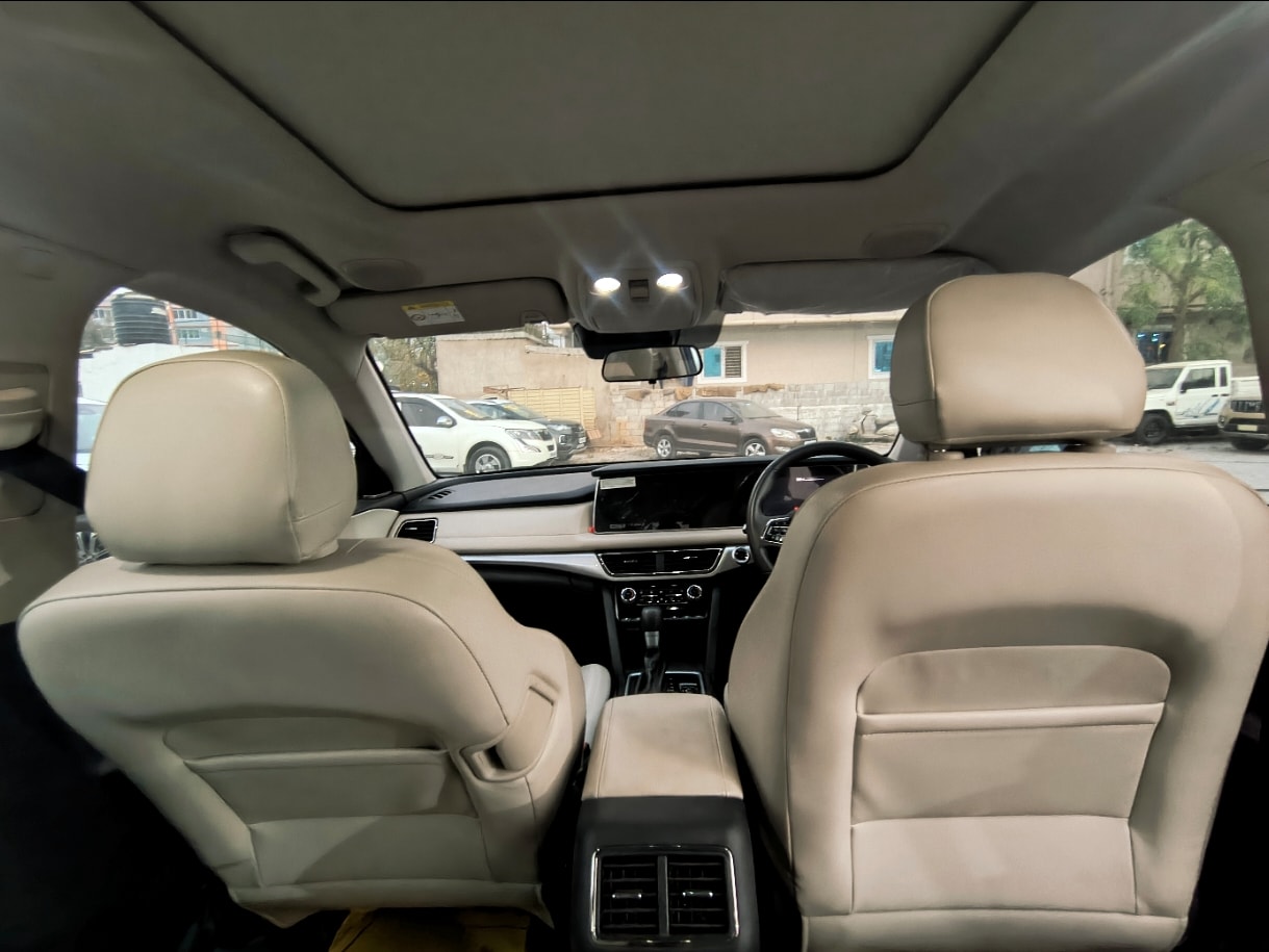 Used 2025 Mahindra XUV700 Used 2025 Mahindra XUV700