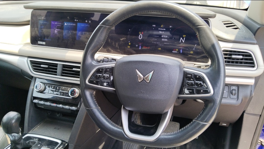 Used 2021 Mahindra XUV700 Used 2021 Mahindra XUV700