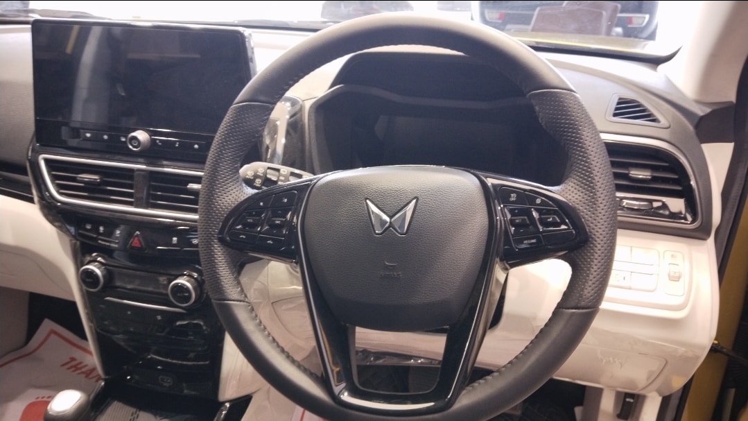 Used 2024 Mahindra XUV 3XO Used 2024 Mahindra XUV 3XO