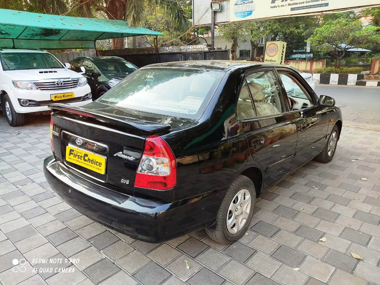 Accent image 7 Accent image 7