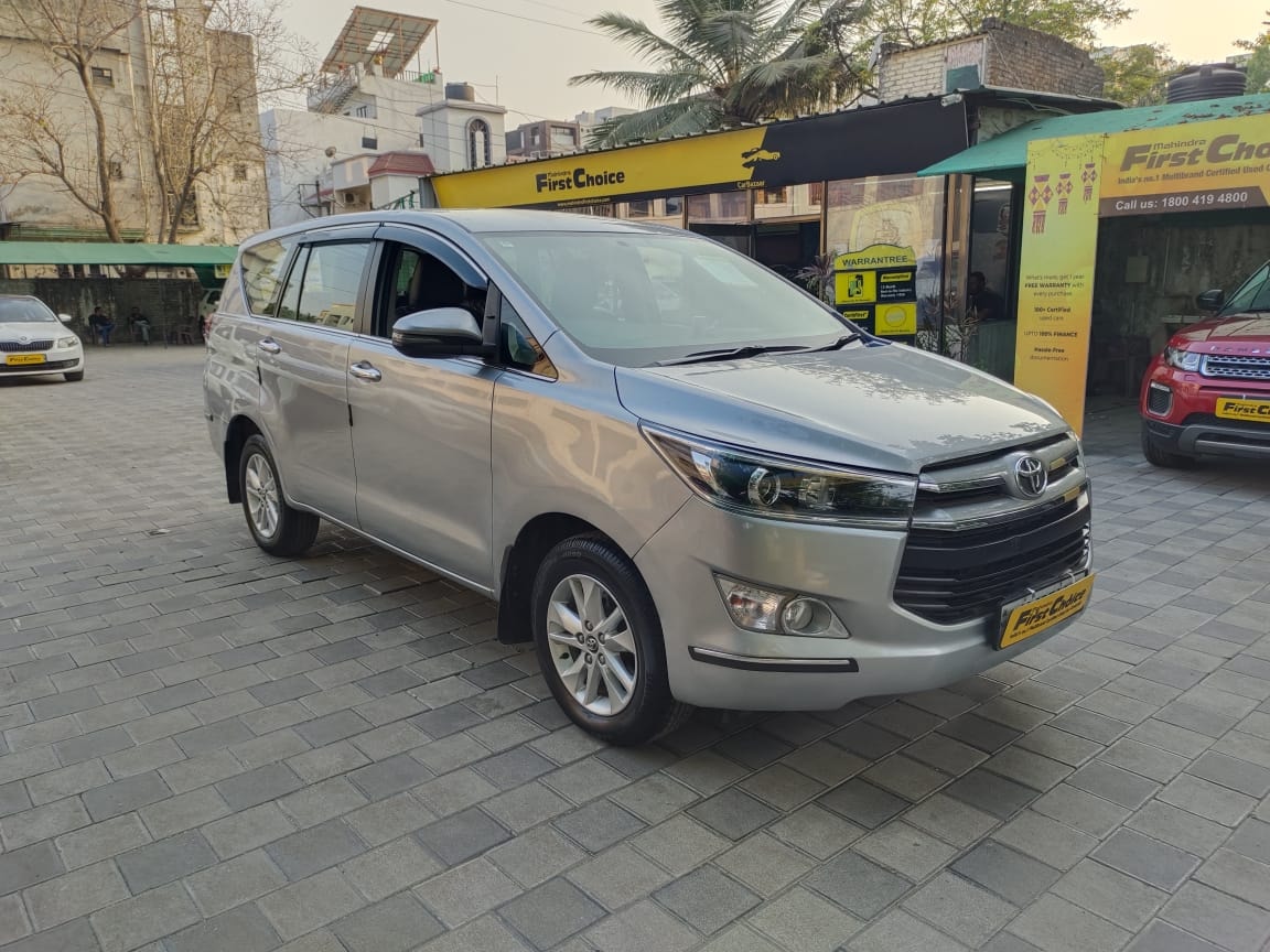 Innova Crysta image 2 Innova Crysta image 2