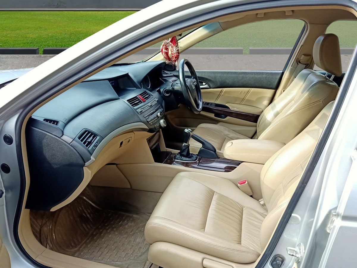 Accord image 6 Accord image 6