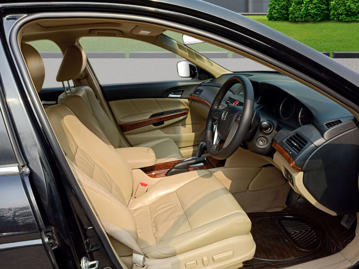 Accord image 6 Accord image 6