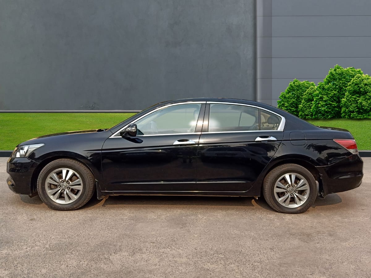 Accord image 9 Accord image 9