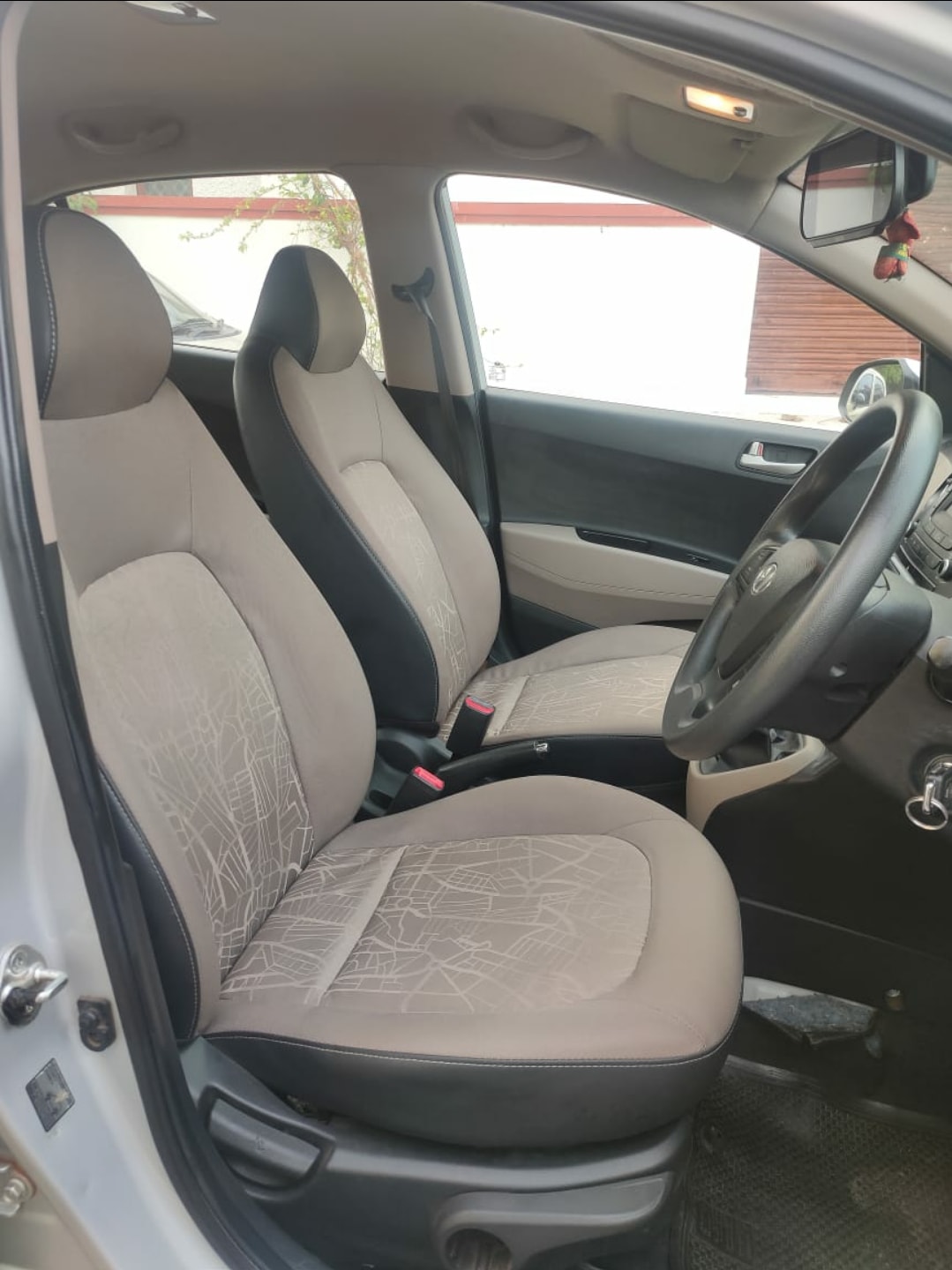 Xcent image 4 Xcent image 4