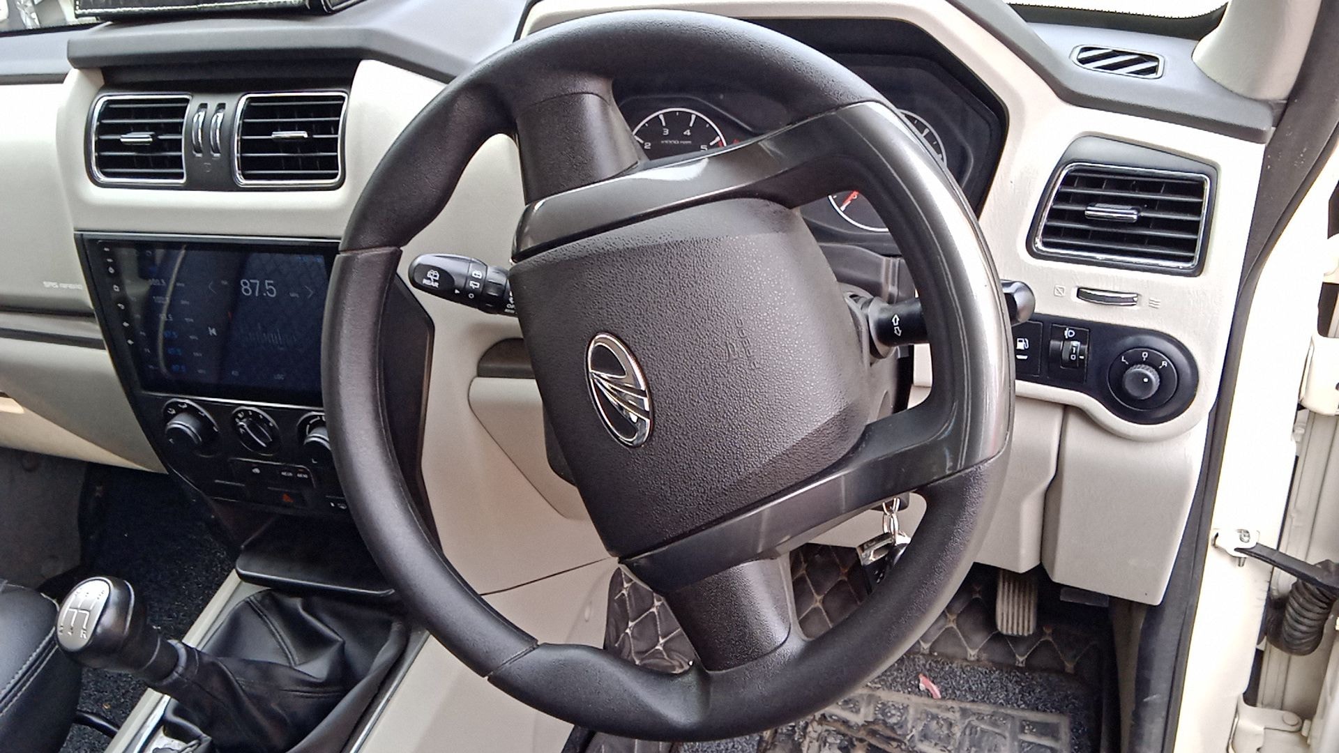 Scorpio image 18 Scorpio image 18