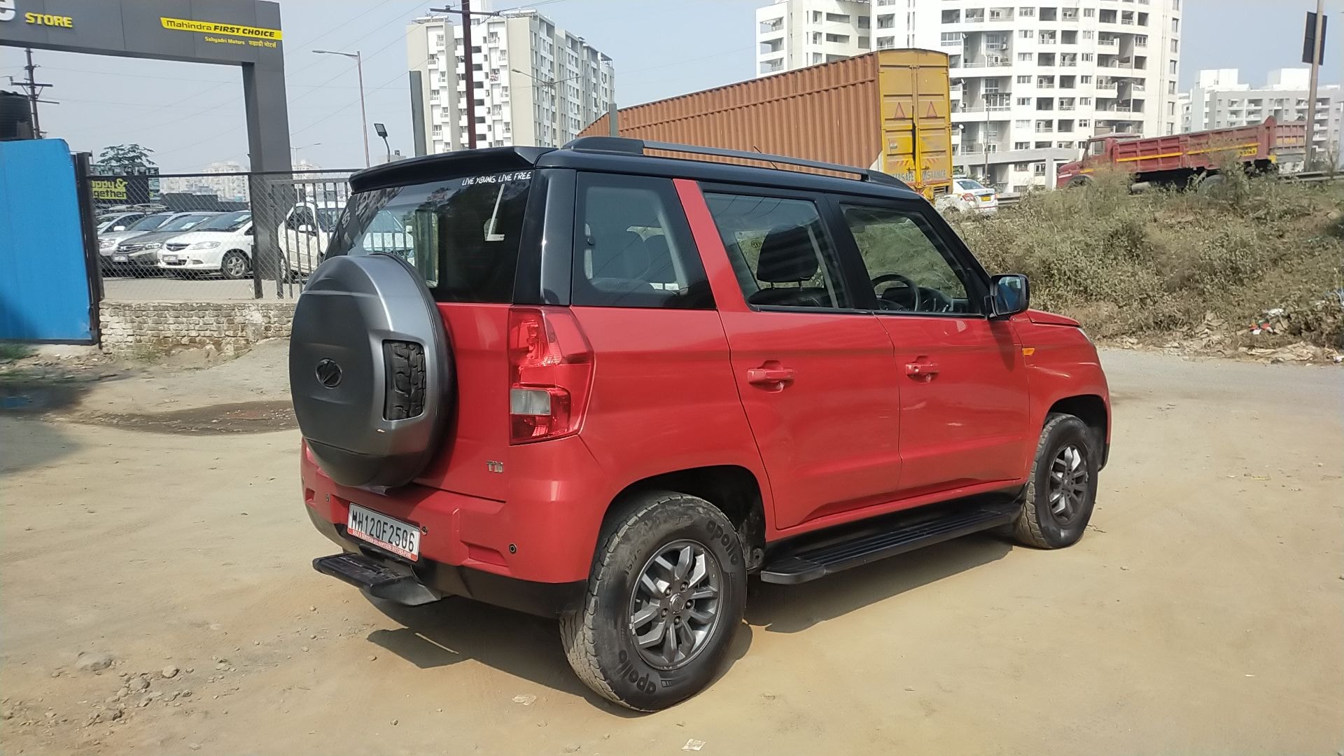 TUV300 image 6 TUV300 image 6