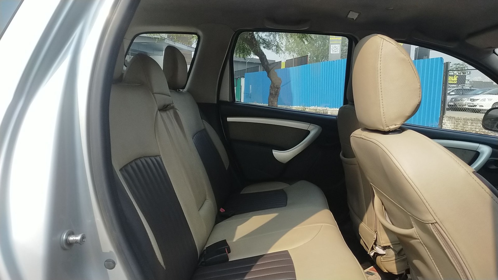 Duster image 9 Duster image 9