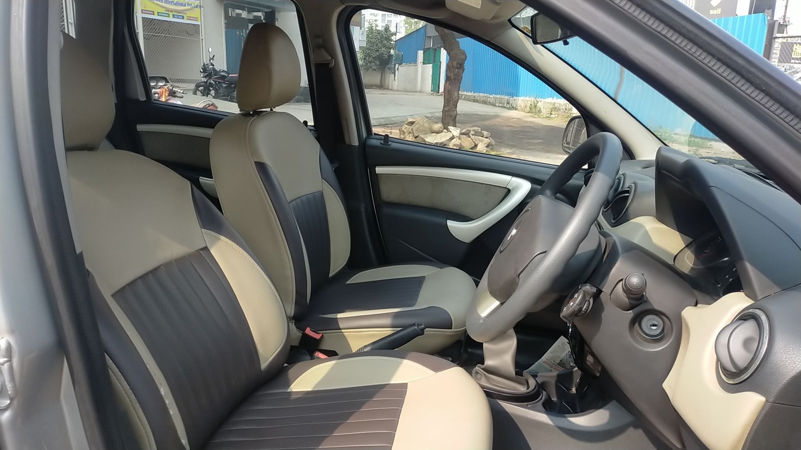 Duster image 19 Duster image 19