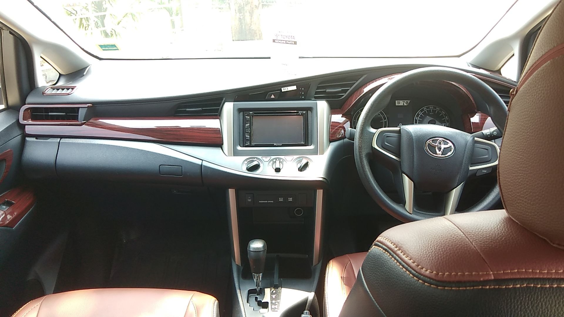 Innova Crysta image 15 Innova Crysta image 15