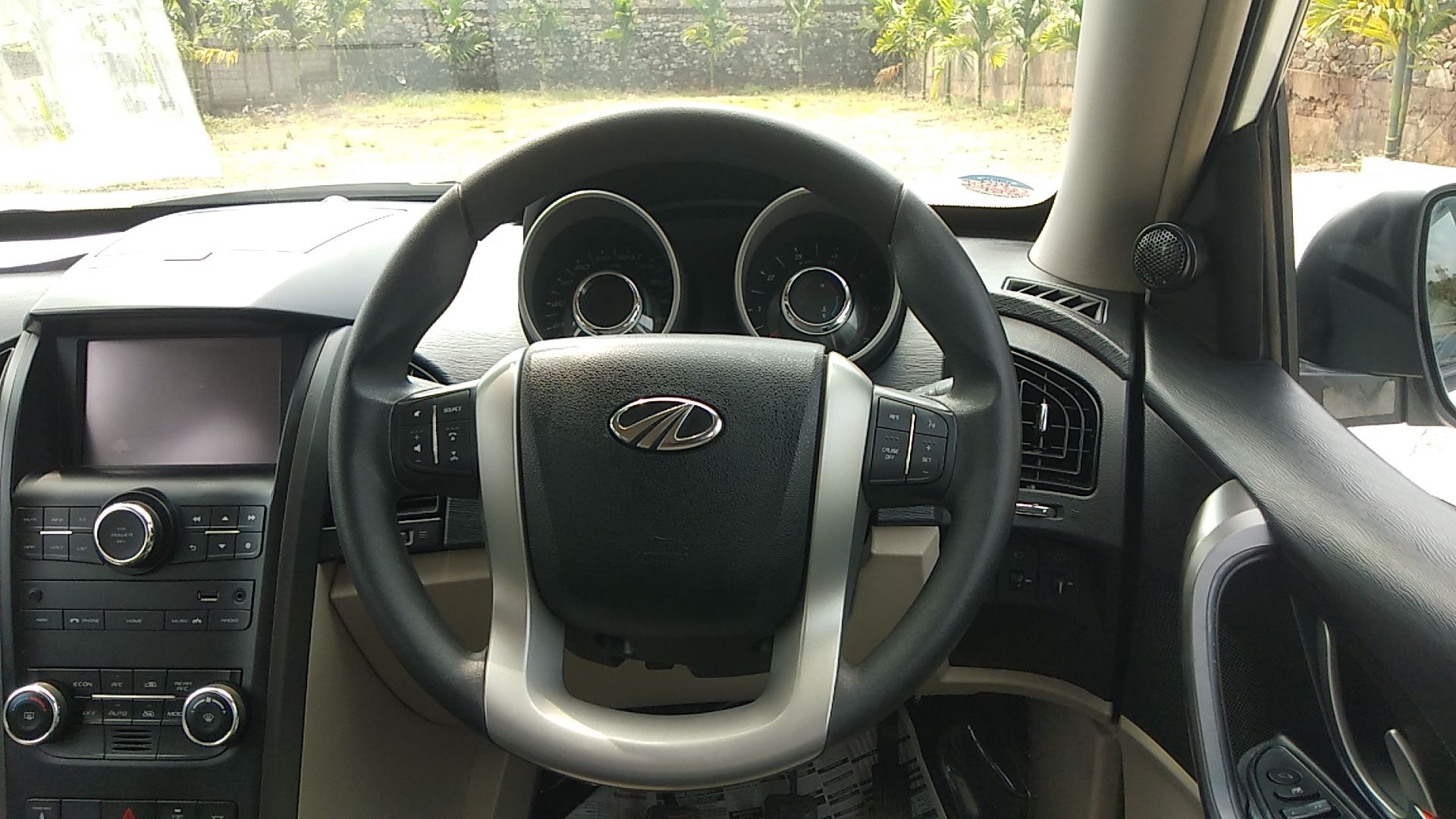 XUV500 image 18 XUV500 image 18