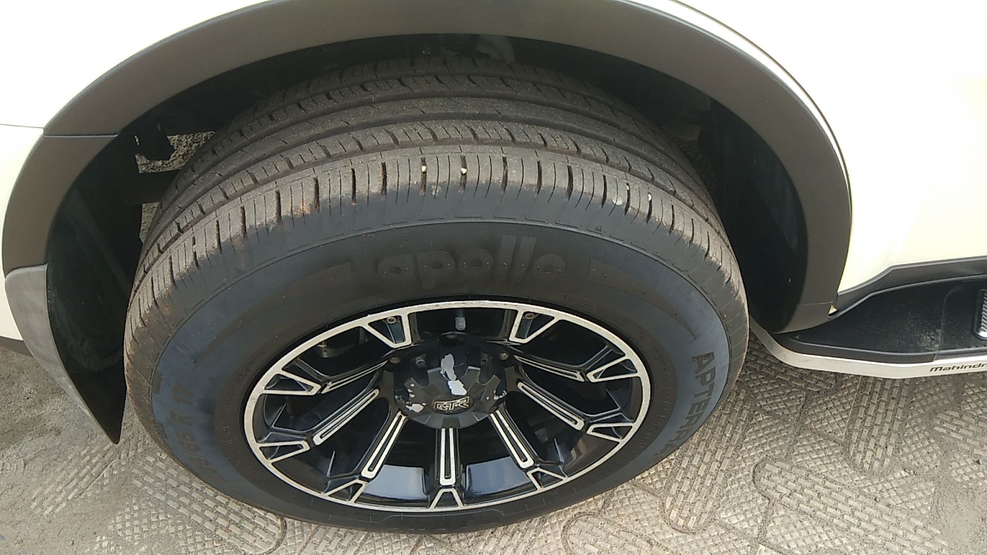 XUV500 image 13 XUV500 image 13