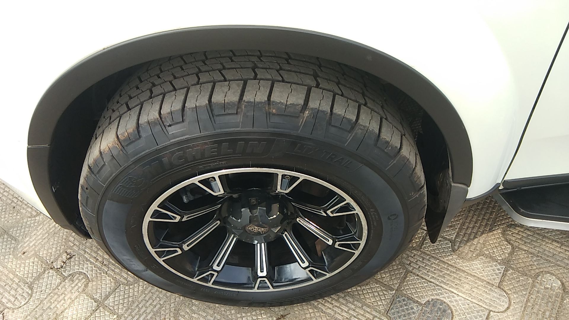 XUV500 image 12 XUV500 image 12