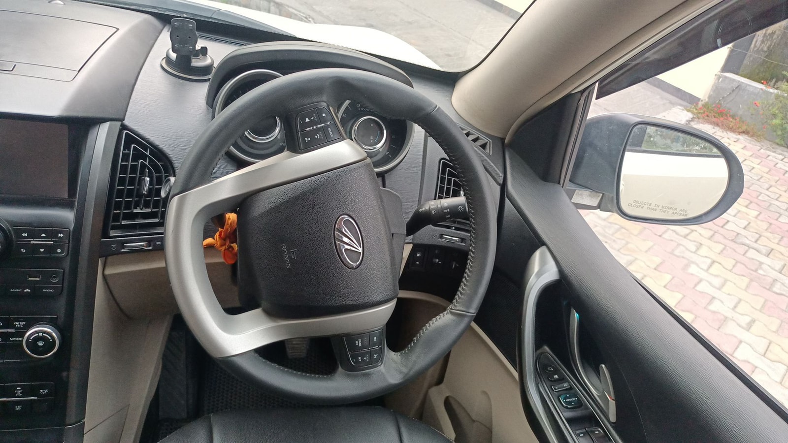 XUV500 image 18 XUV500 image 18