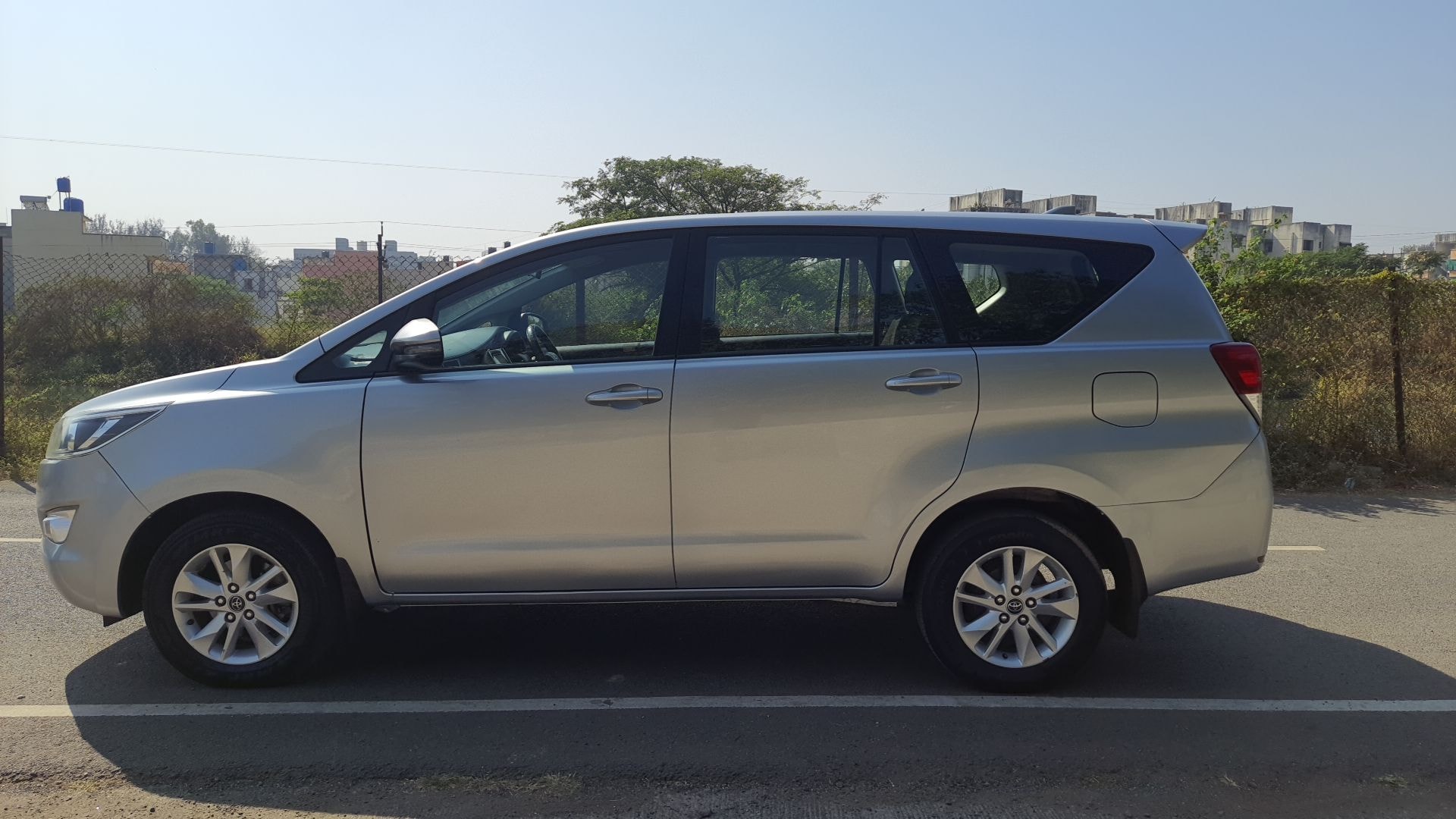 Innova Crysta image 2 Innova Crysta image 2