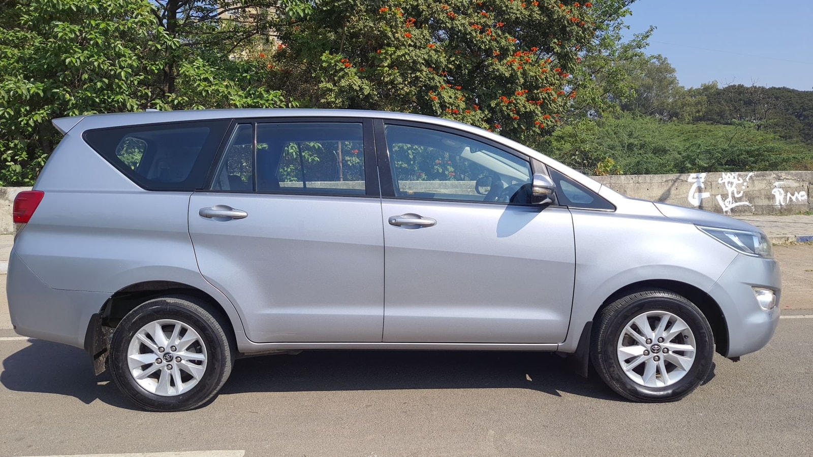 Innova Crysta image 7 Innova Crysta image 7