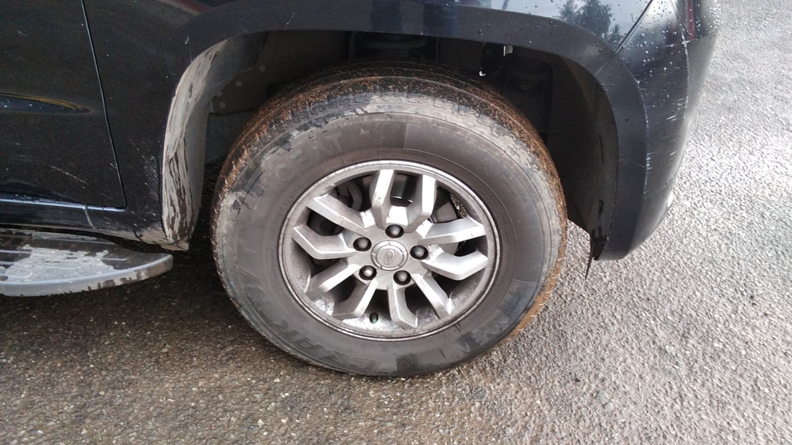 TUV300 image 11 TUV300 image 11