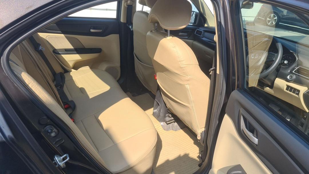 2019 Honda Amaze VX CVT Petrol BS IV Hres  Daef Interior 