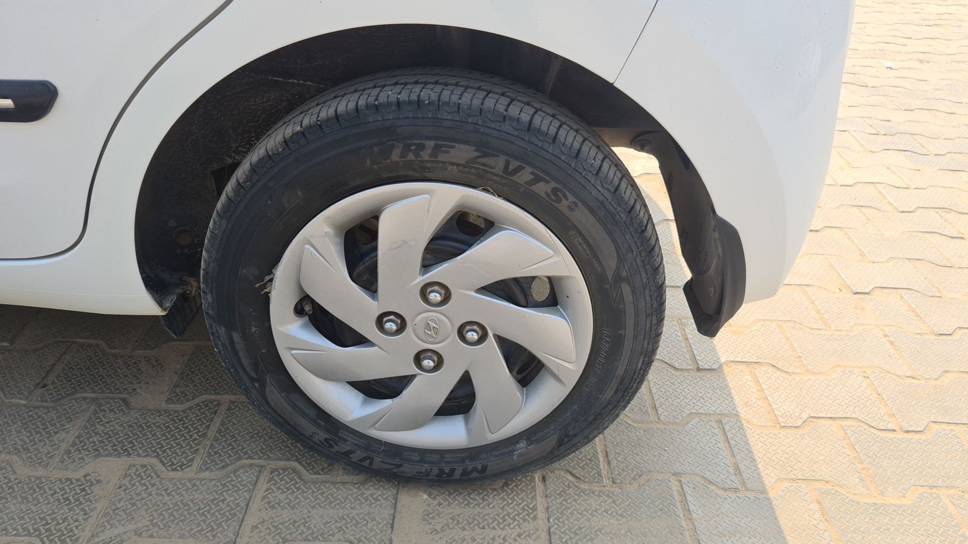 New Santro image 5 New Santro image 5