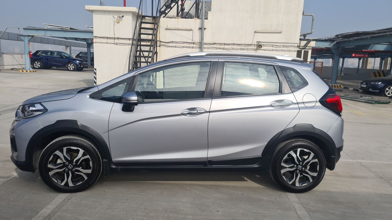 WR-V image 2 WR-V image 2