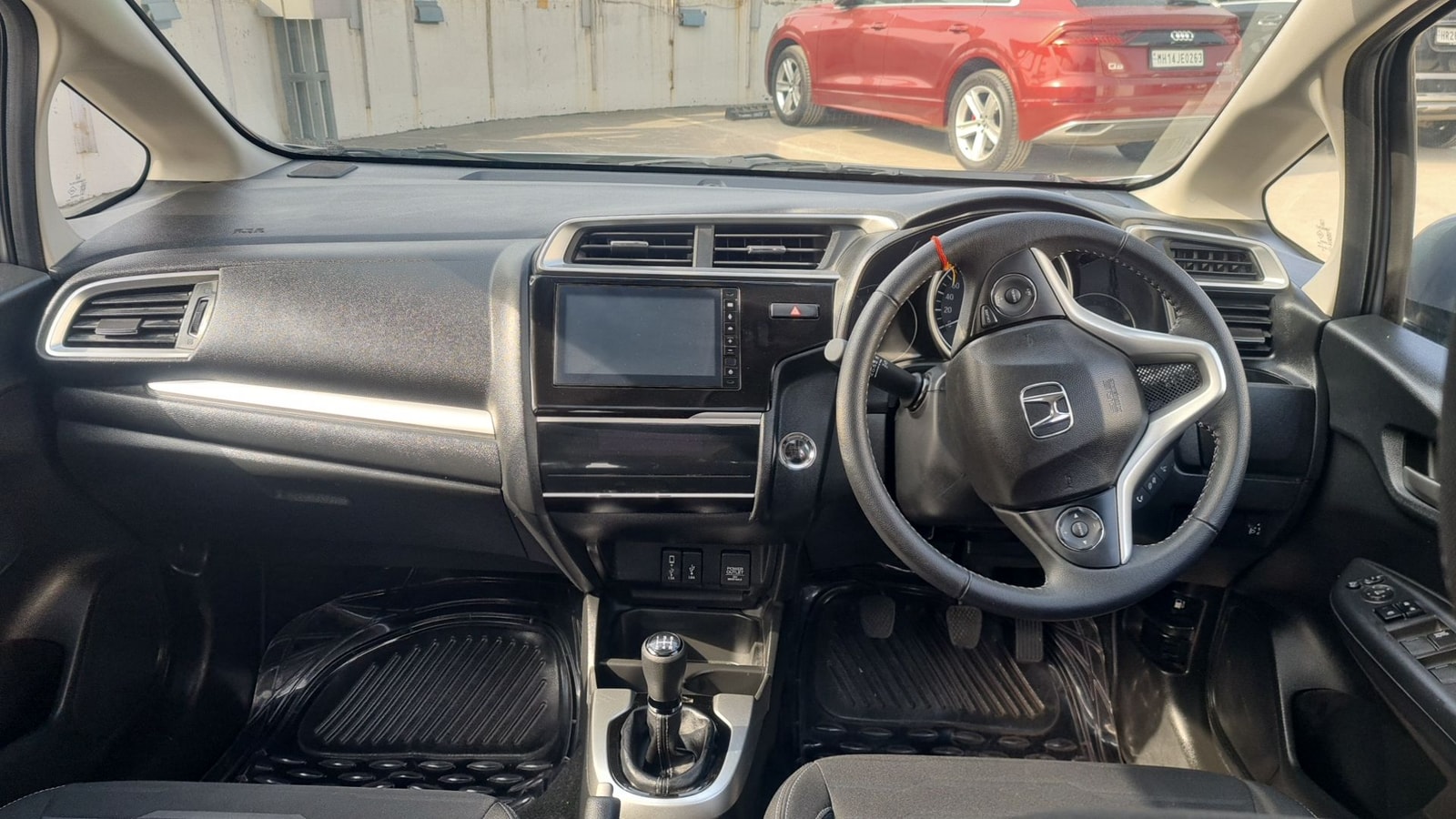 WR-V image 15 WR-V image 15