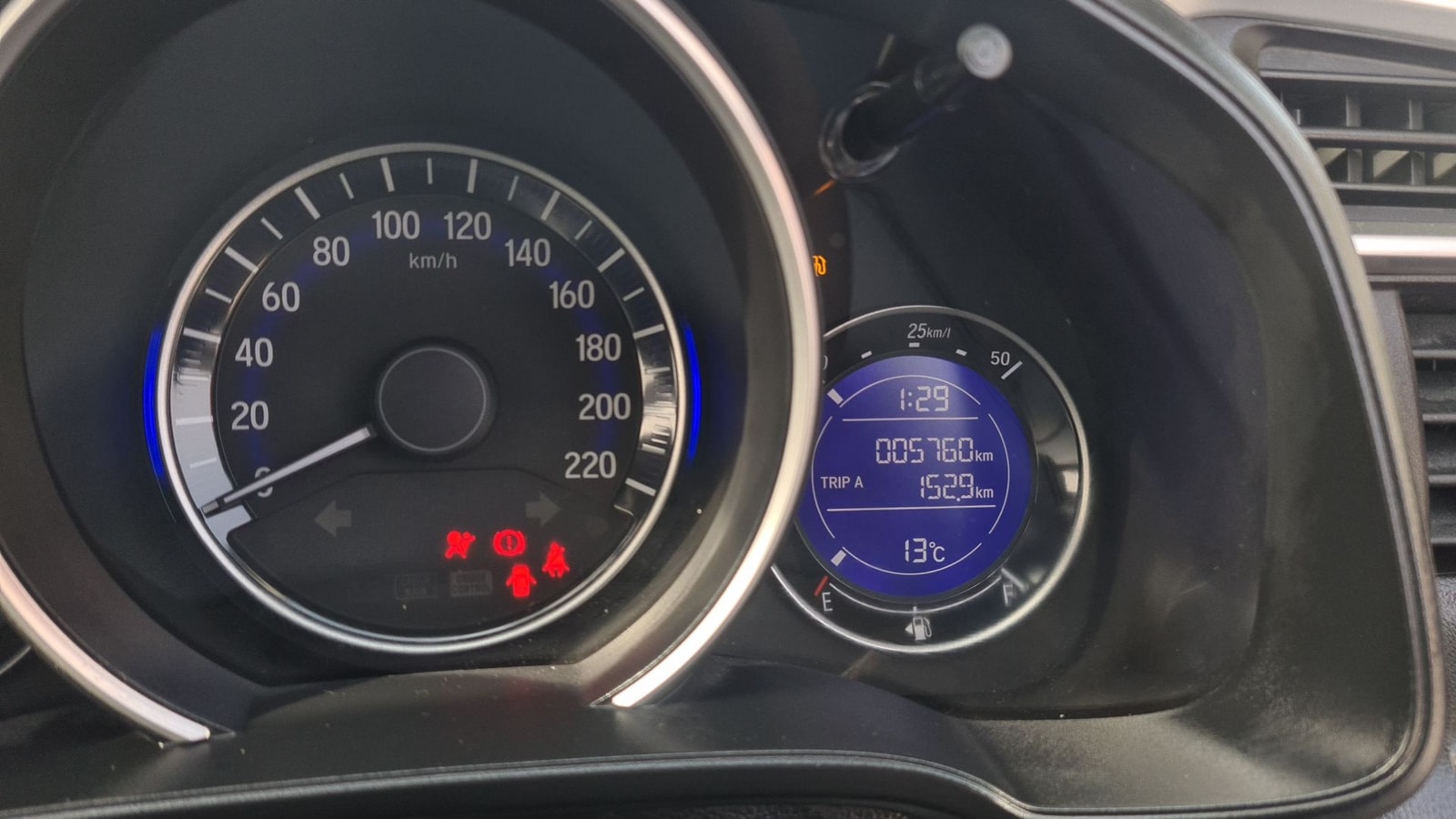 WR-V image 16 WR-V image 16