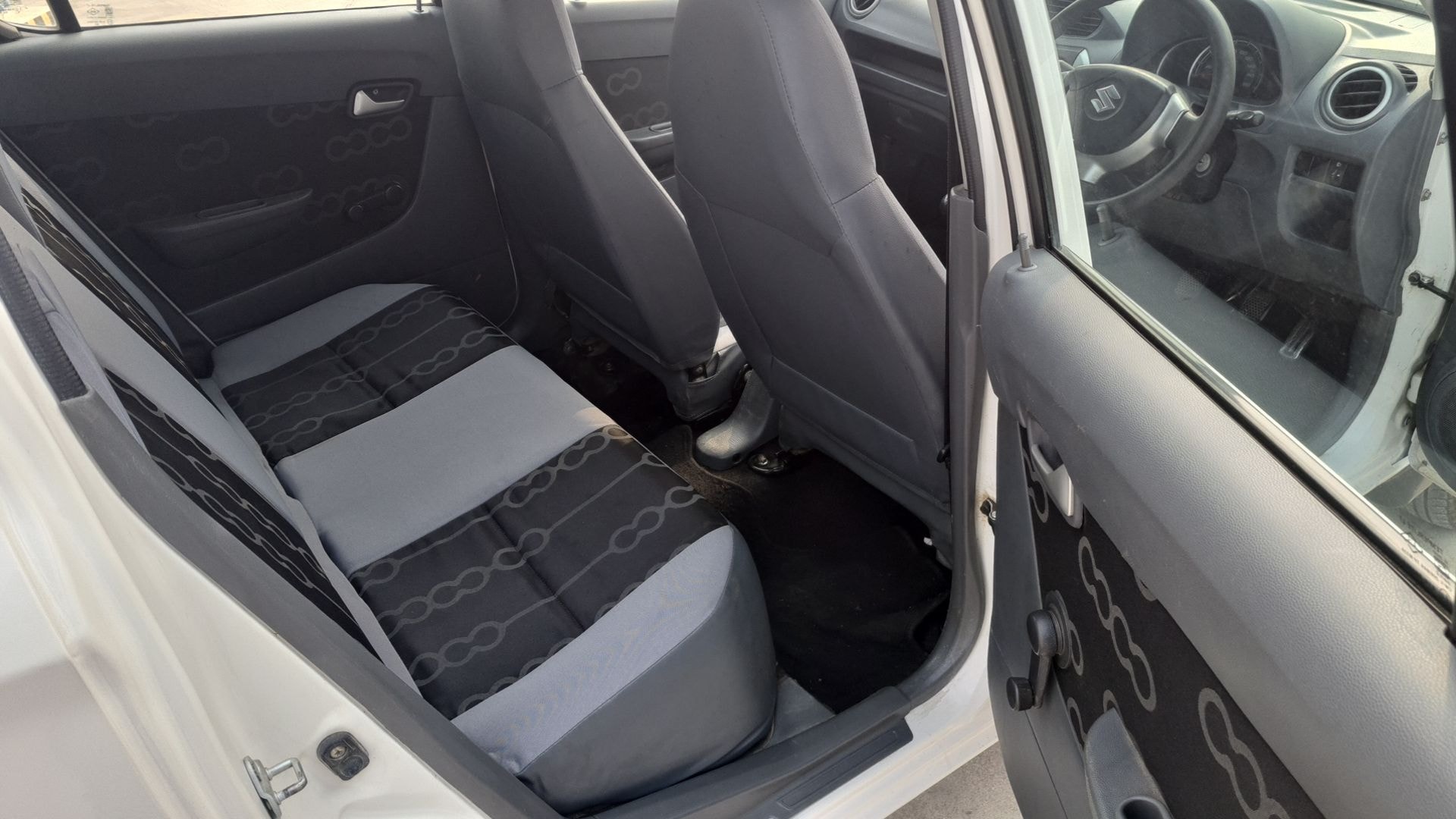 Alto 800 image 8 Alto 800 image 8