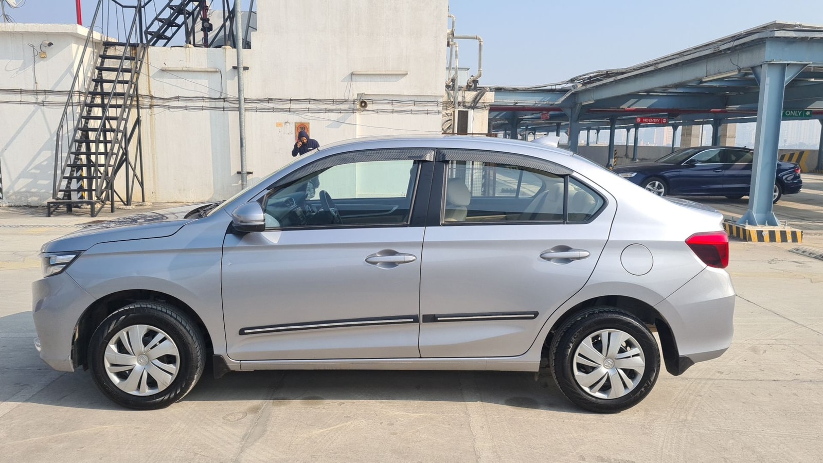 Amaze image 2 Amaze image 2